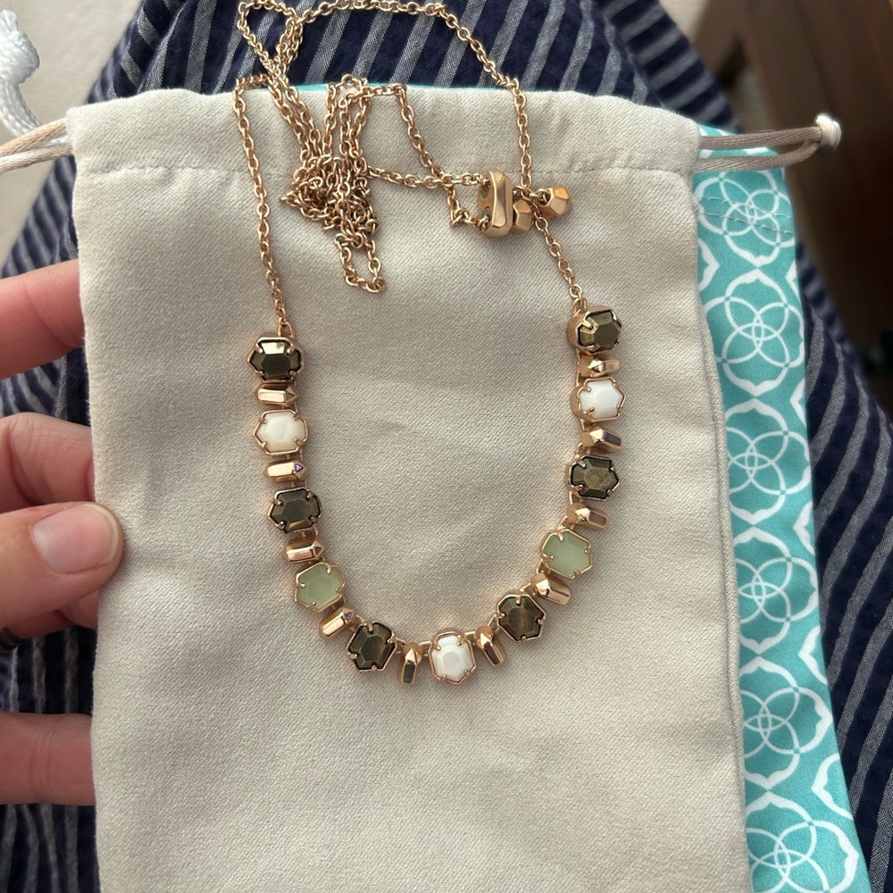 Kendra Scott necklace
